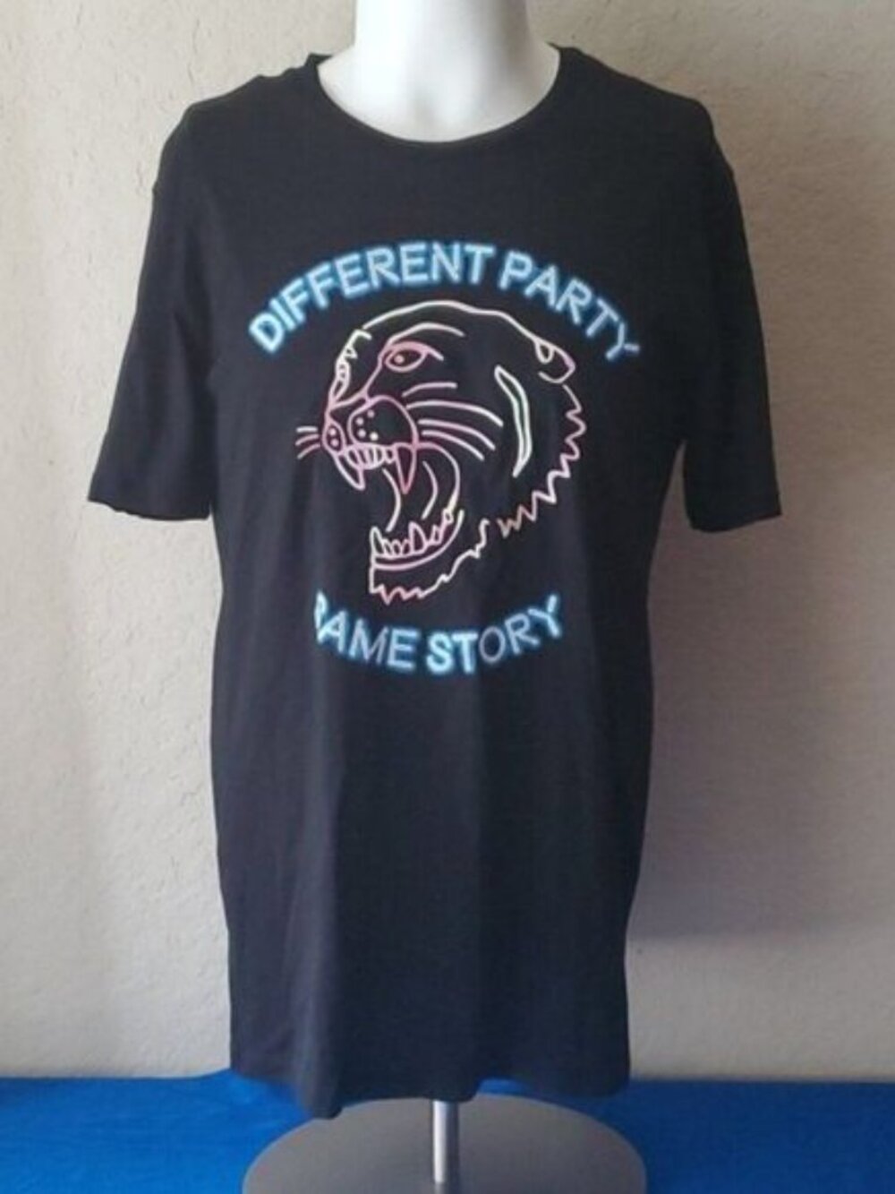 Zara Men's Large "Different Party Same Story" Panther Graphic T-Shirt